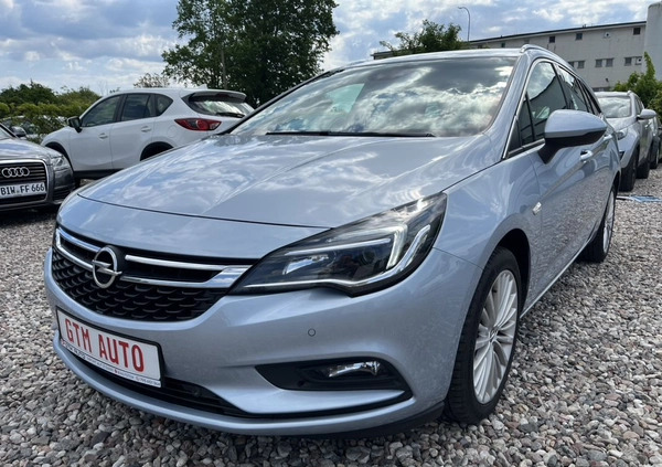 Opel Astra cena 39900 przebieg: 227000, rok produkcji 2017 z Pieniężno małe 704
